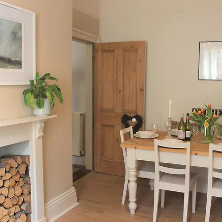 Holiday home Ashley House *